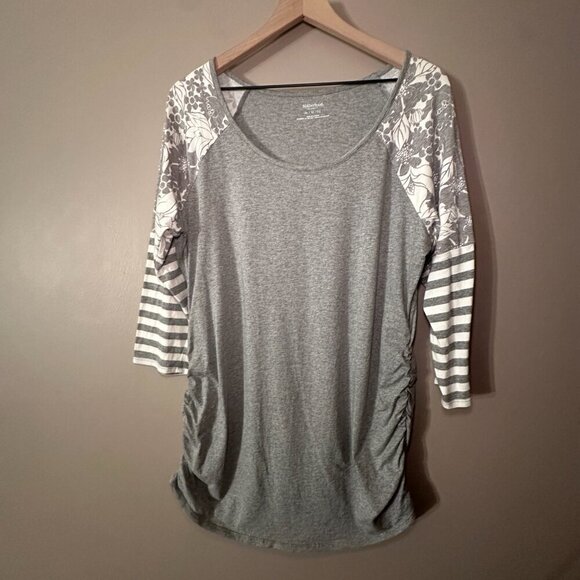 Women's Maternity XL Motherhood Gray with Print and Stripes 3/4 Sleeves - Picture 2 of 8